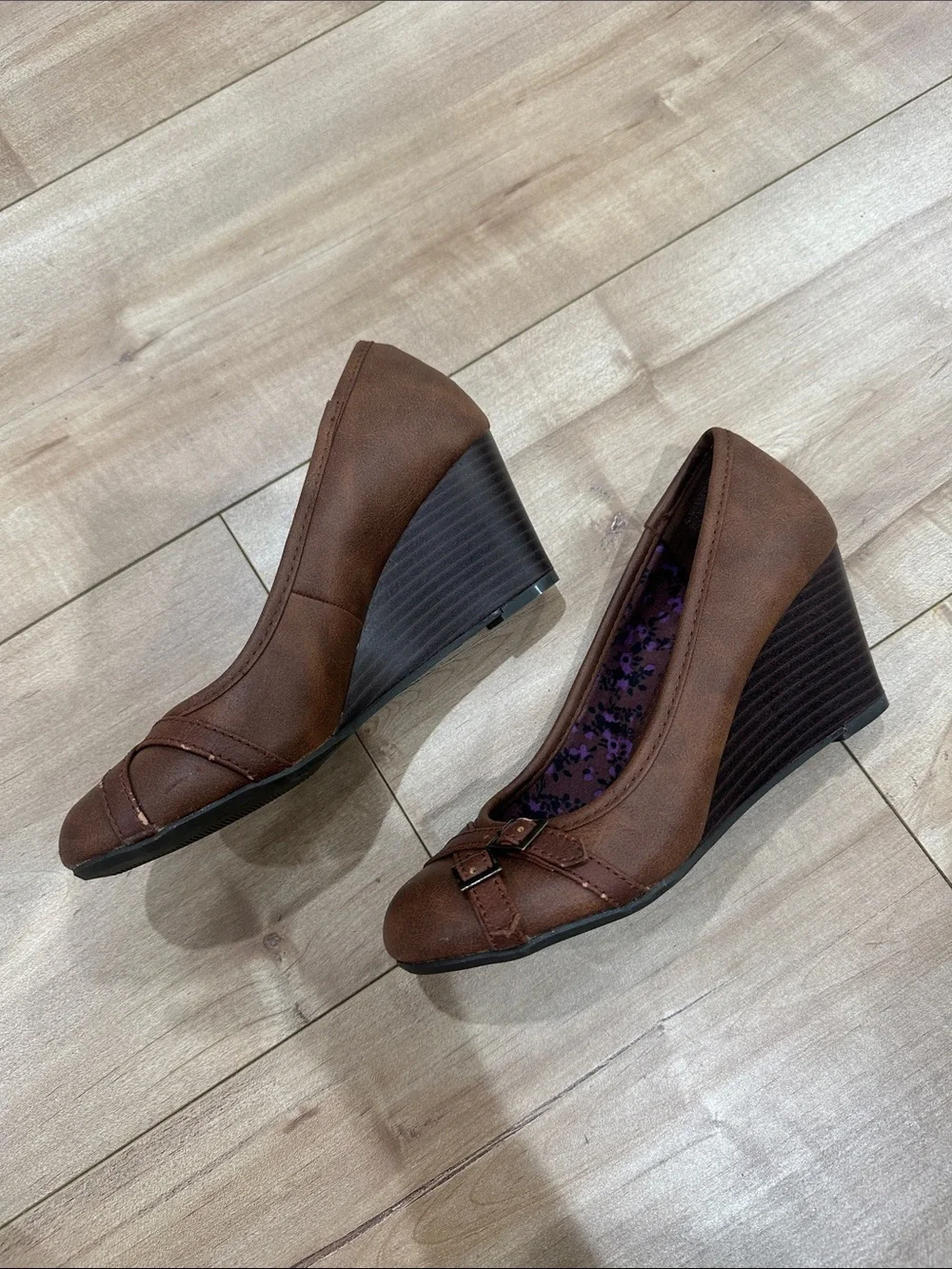 American Eagle Outfitters Brown Buckle Rounded-Toe Flats